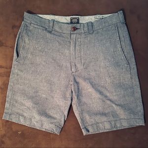 Men’s J Crew Linen/Cotton blend shorts Sz 31